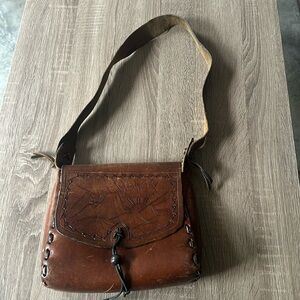 Leather shoulder bag